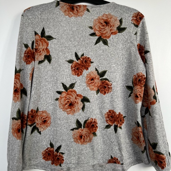 [SOLD] [Free add on with purchase] Flower print sweater - Picture 4 of 5